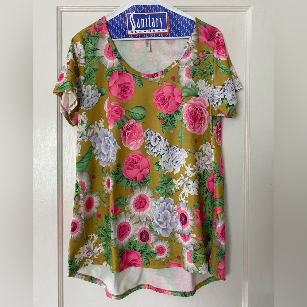 LuLaRoe classic tee size L